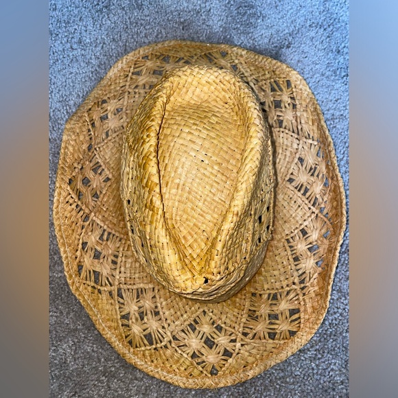 Cowboy/Cowgirl Straw Hat Multilples Sold OS - Picture 4 of 5